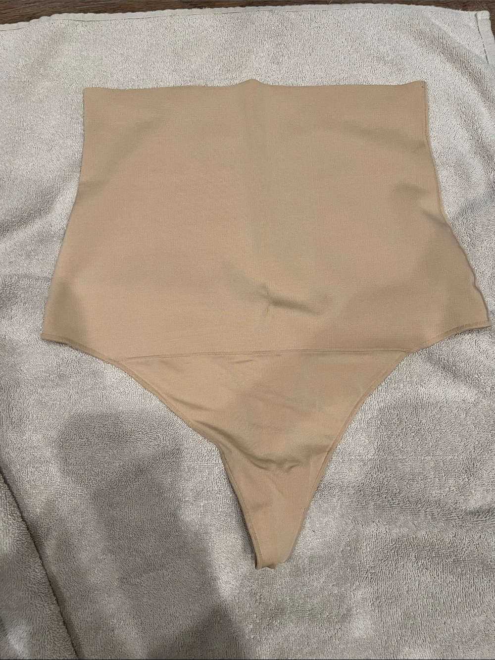 Maidenform High-Waist Shapewear Thong in Nude. Brand New just took Tags off.